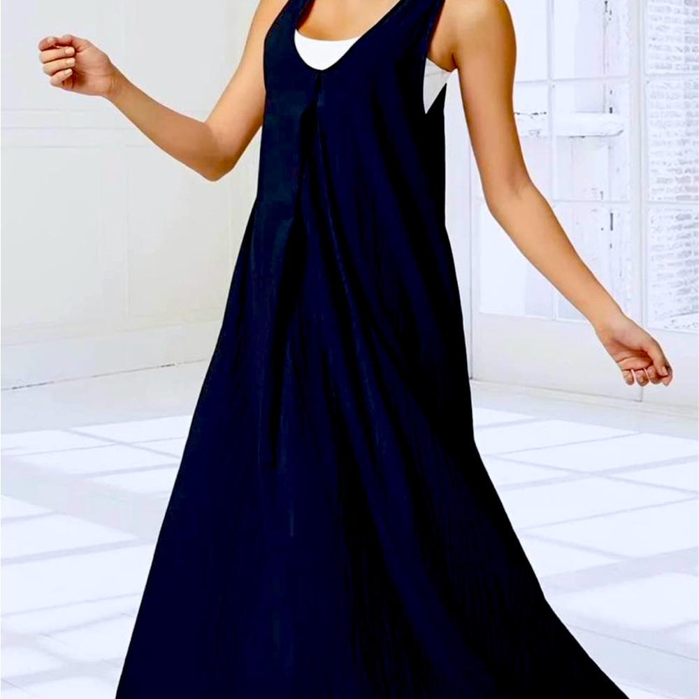 Women’s linen v neck navy sleeveless dress. Versatilite and classic